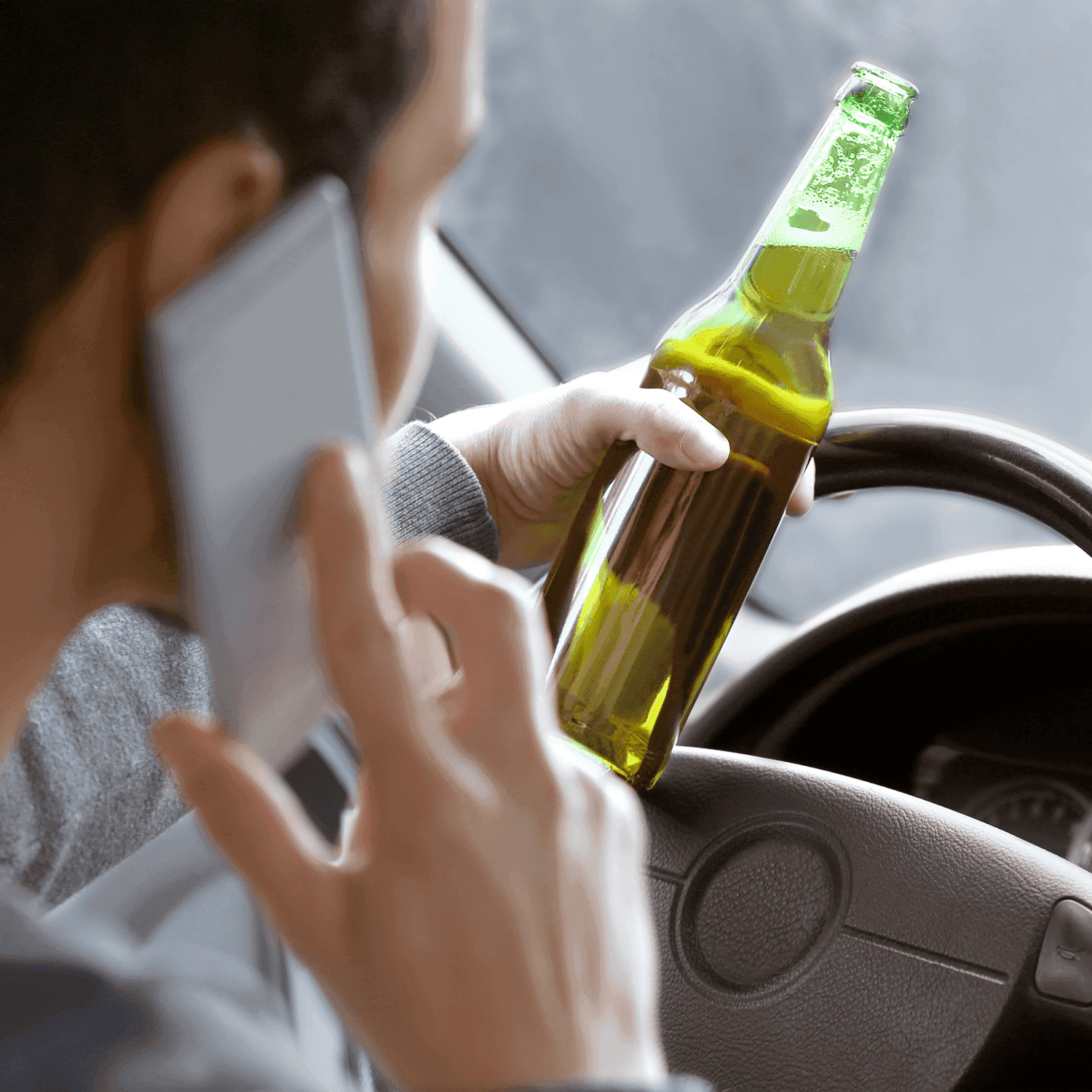 Met drank en niet handsfree rijden